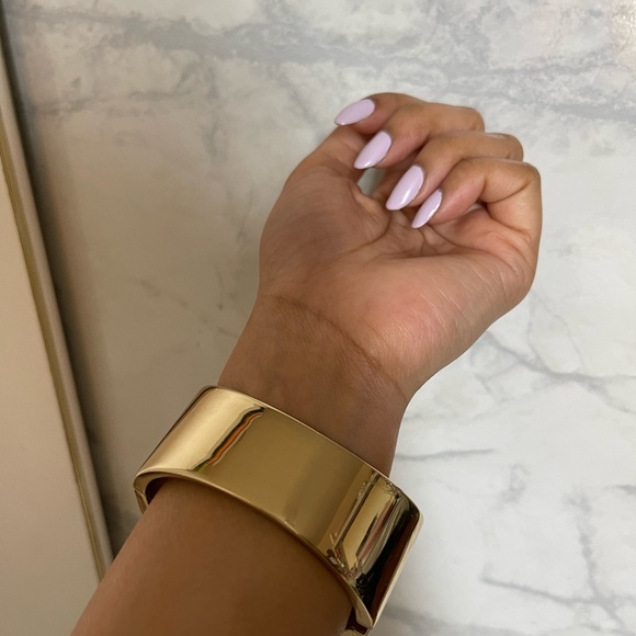 LAST CHANCE Shimmery Gold Wonderwoman Bangle - Picture 2 of 4